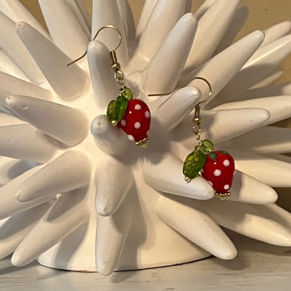 Lampwork glass strawberry beads handmade earrings - Picture 5 of 8